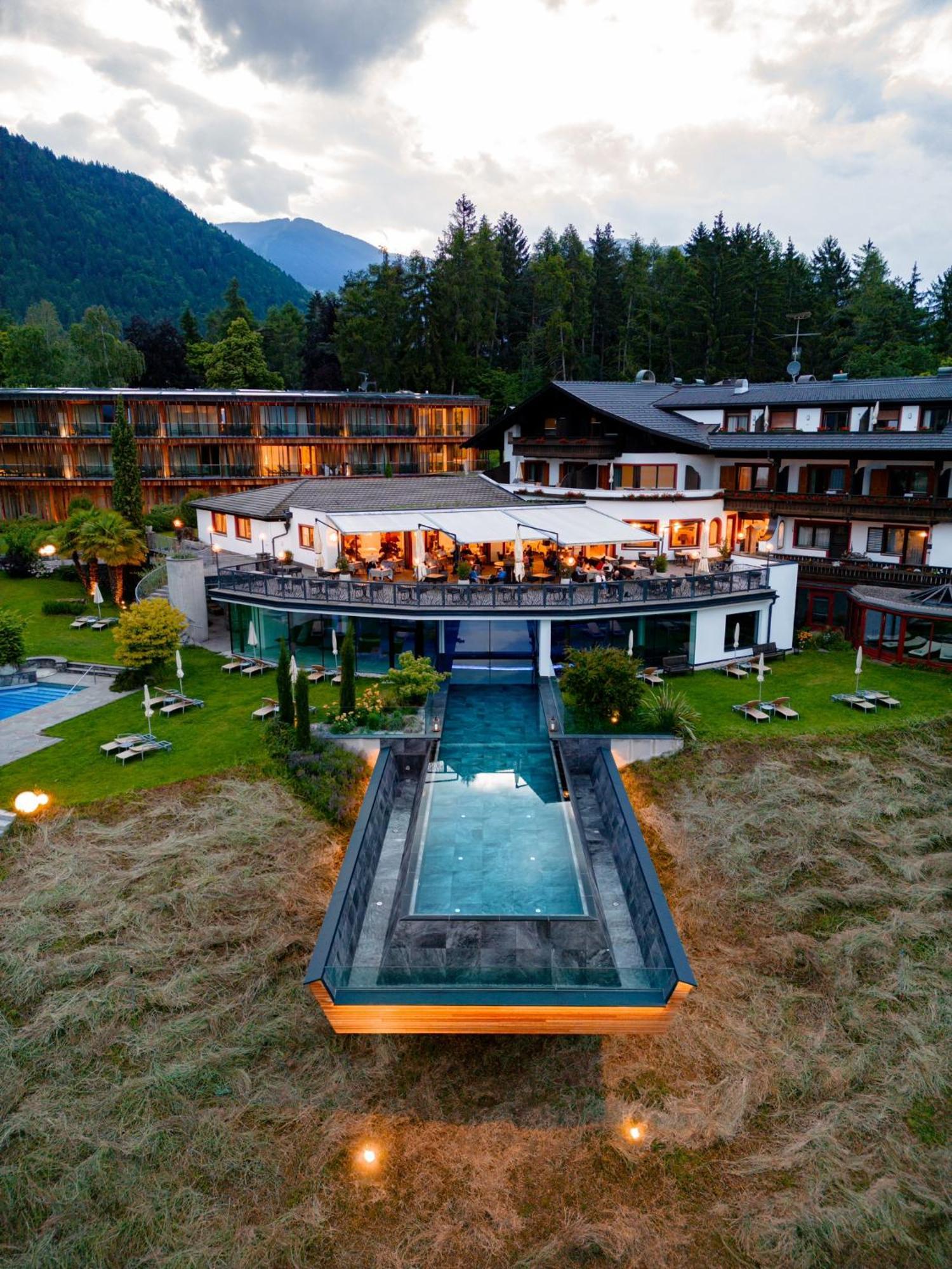 Der Waldhof Hotell Völlan Eksteriør bilde